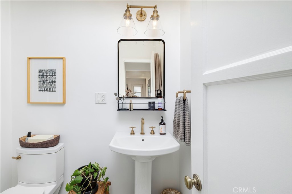 6702 E El Salvador Street