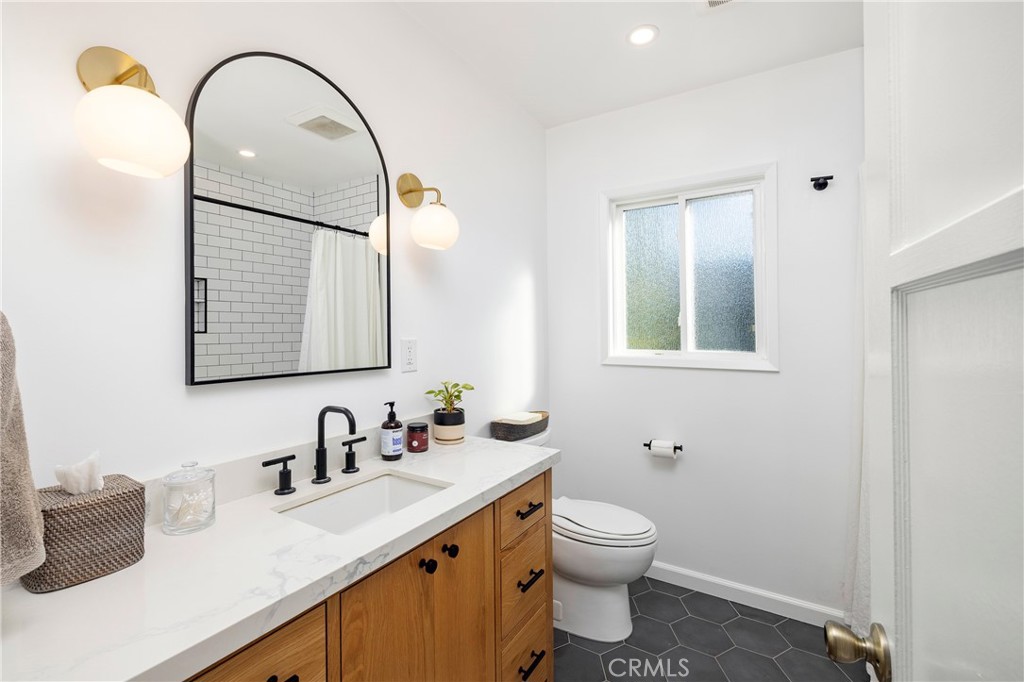 6702 E El Salvador Street