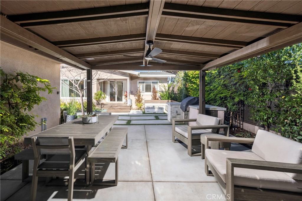 6702 E El Salvador Street