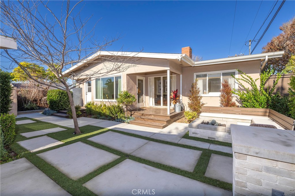 6702 E El Salvador Street