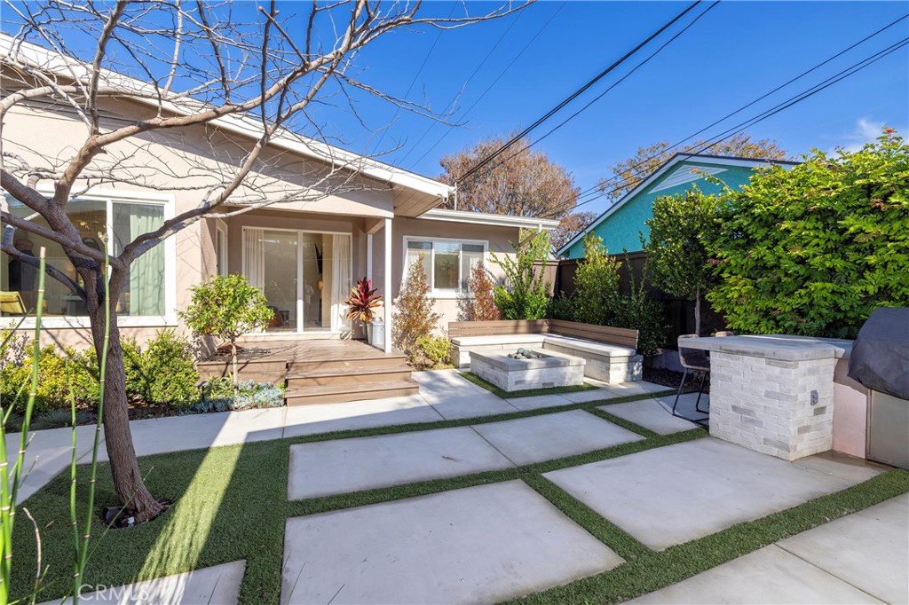 6702 E El Salvador Street