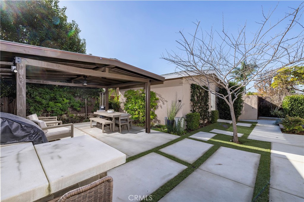 6702 E El Salvador Street