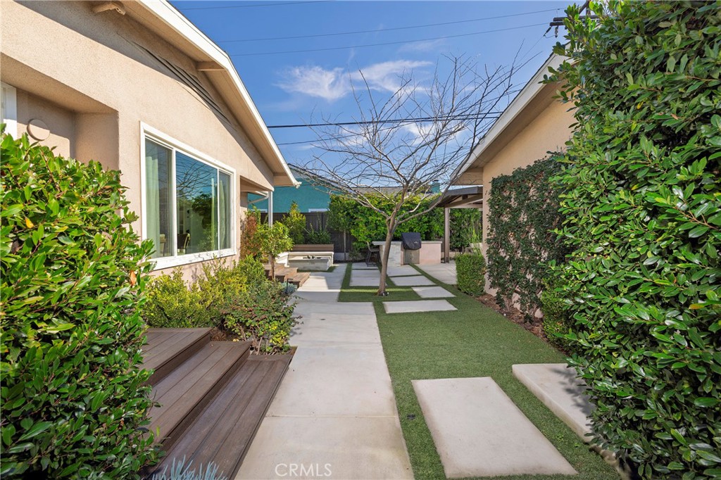 6702 E El Salvador Street