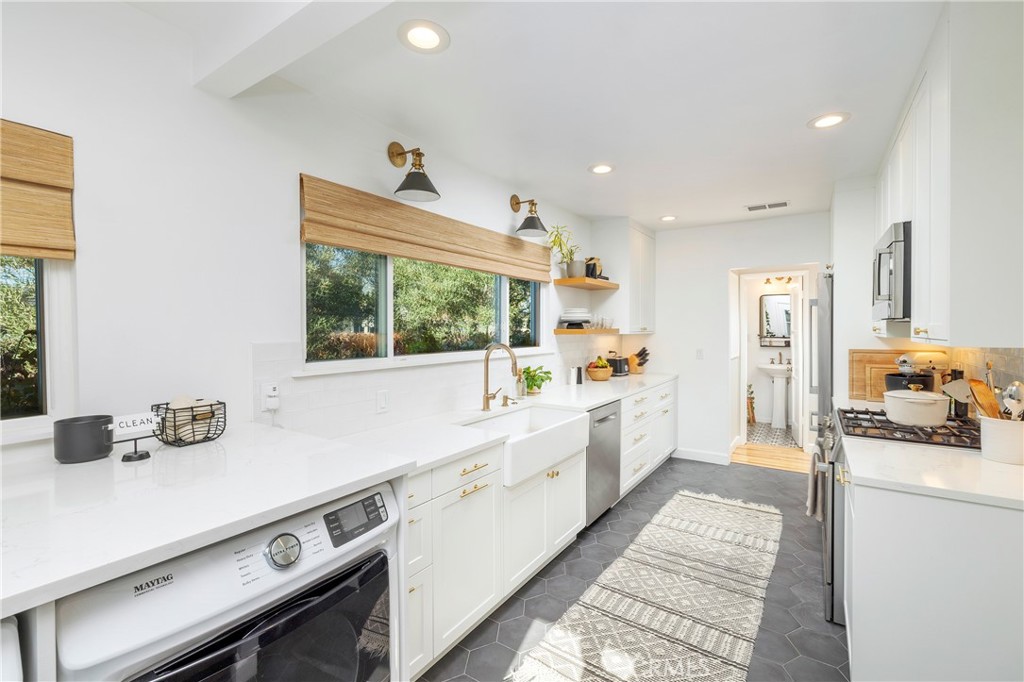 6702 E El Salvador Street