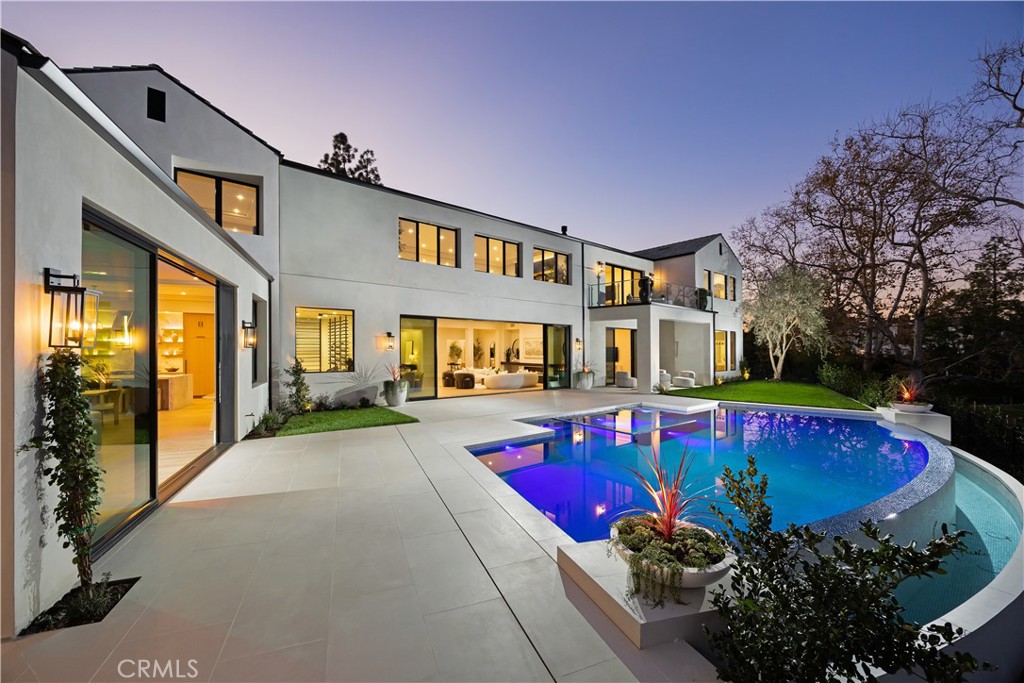 76 Hillcrest Lane