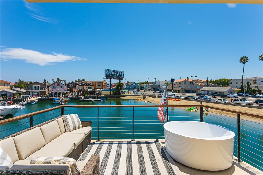16857 Bayview A