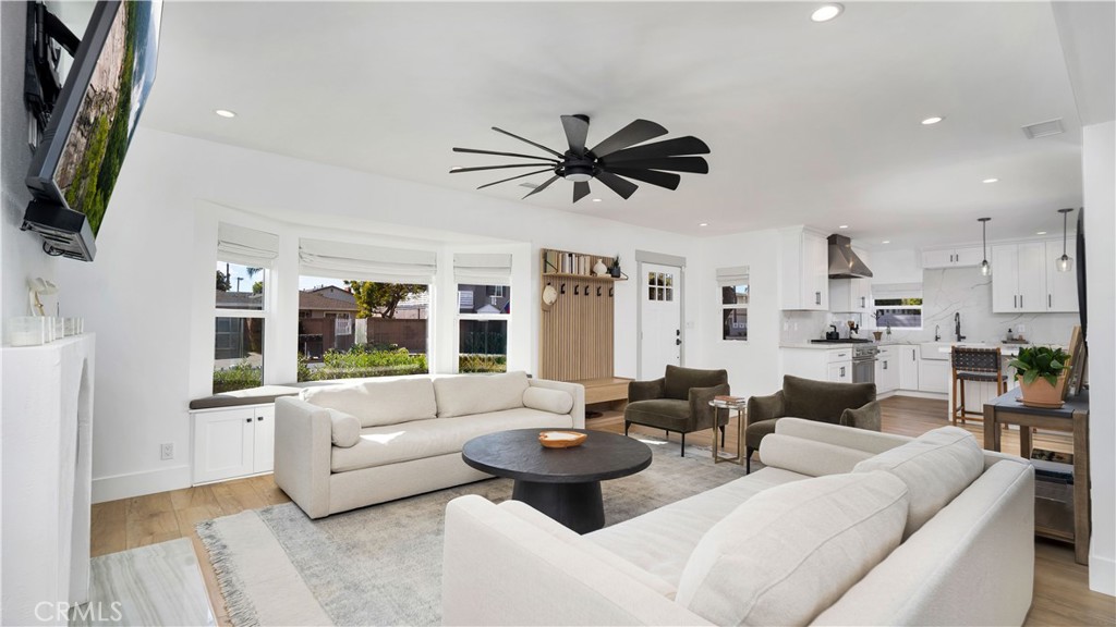 308 E 18th Street
