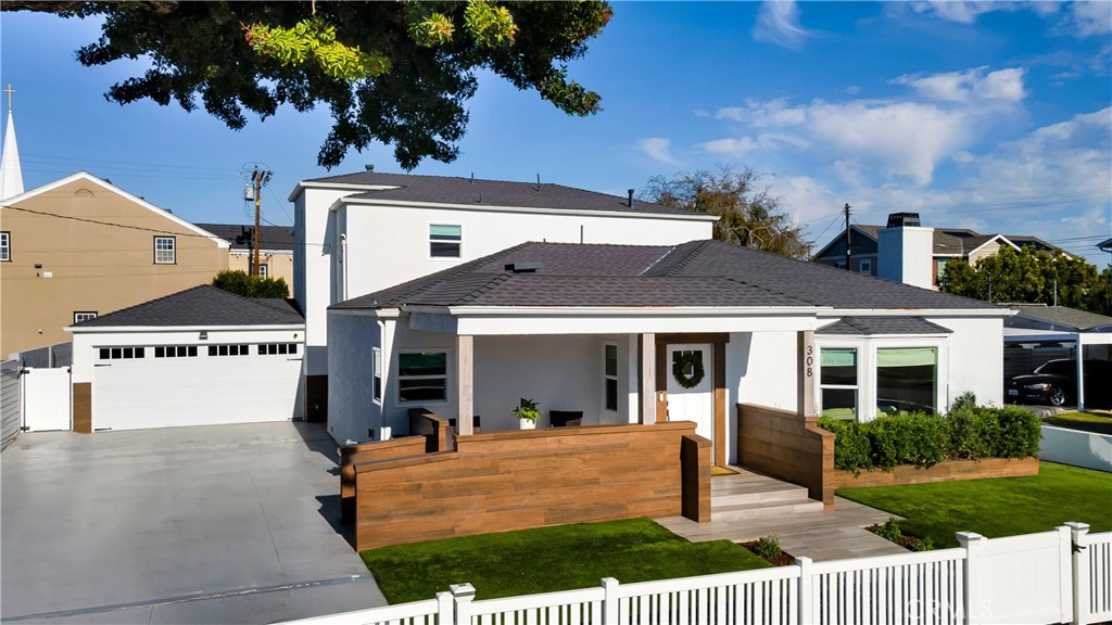 308 E 18th Street