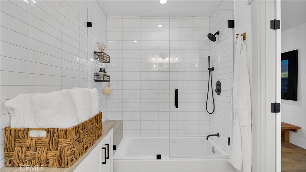 308 E 18th Street