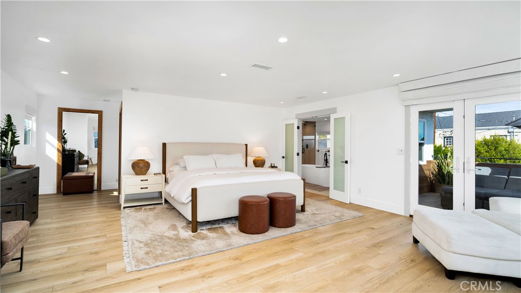 308 E 18th Street