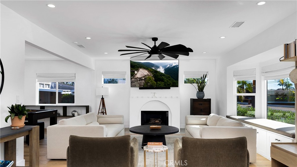 308 E 18th Street