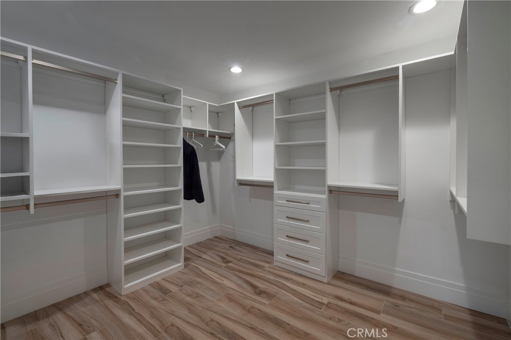16572 Grimaud