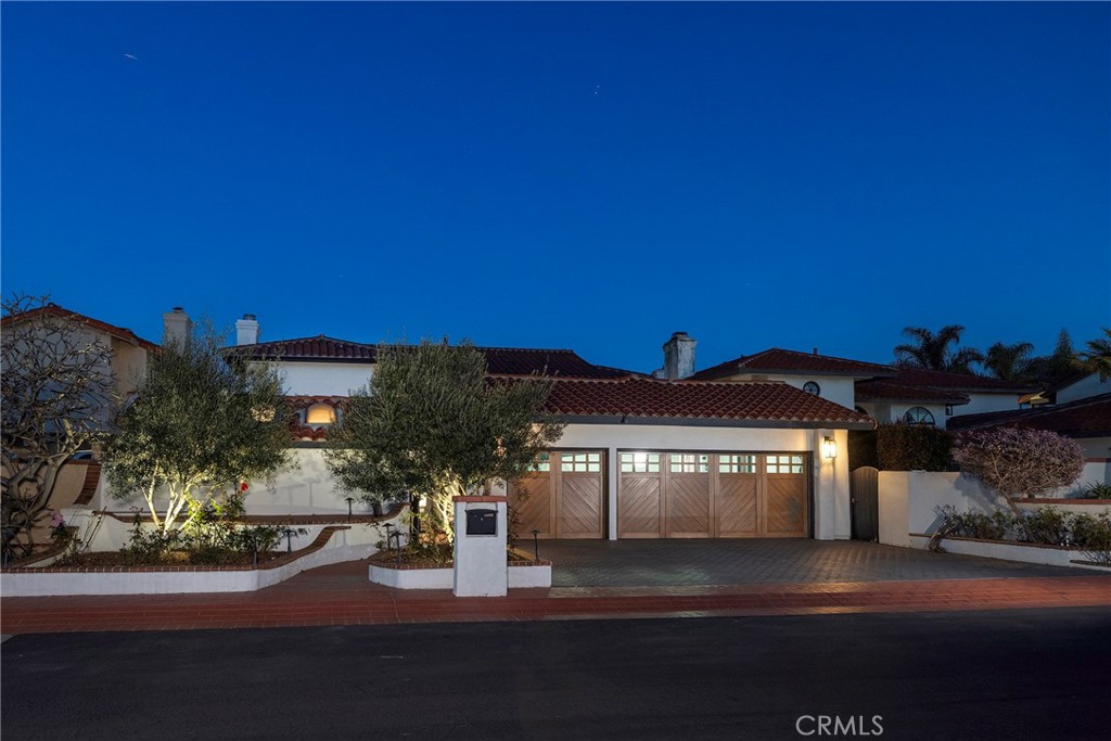 16572 Grimaud