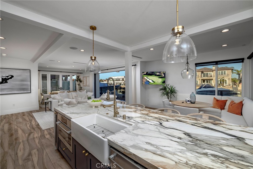 16572 Grimaud