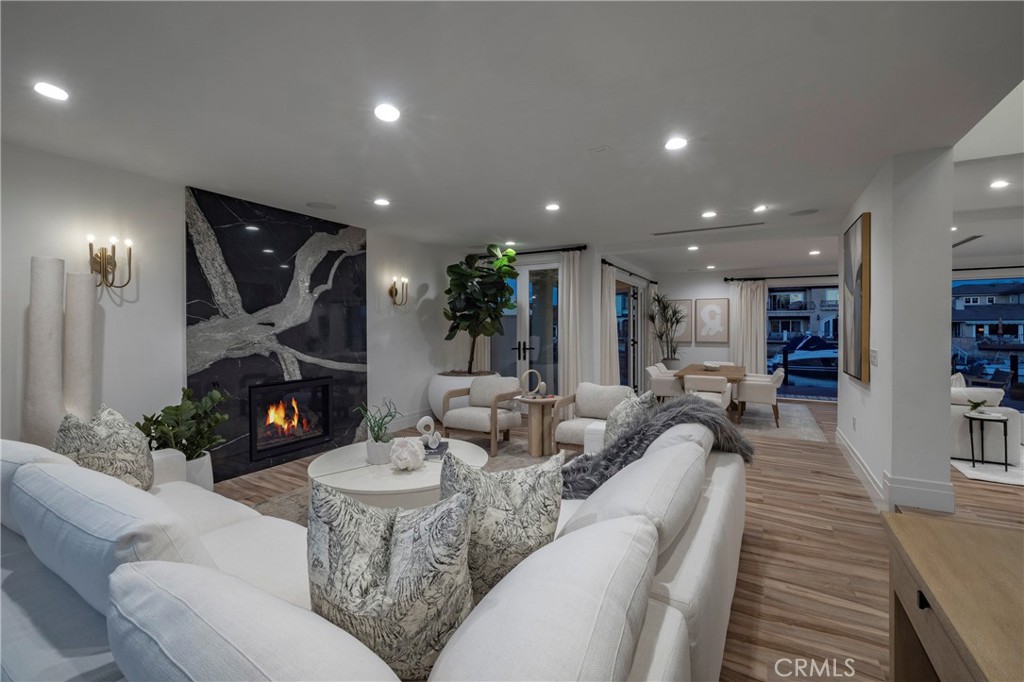 16572 Grimaud