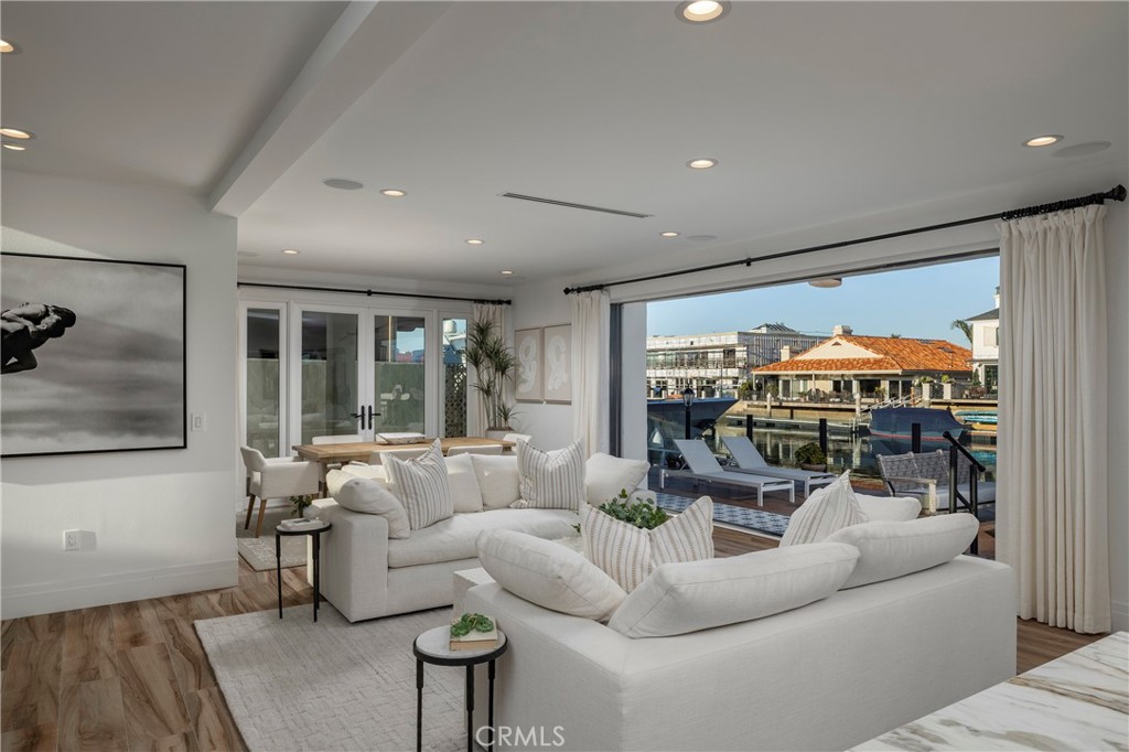 16572 Grimaud