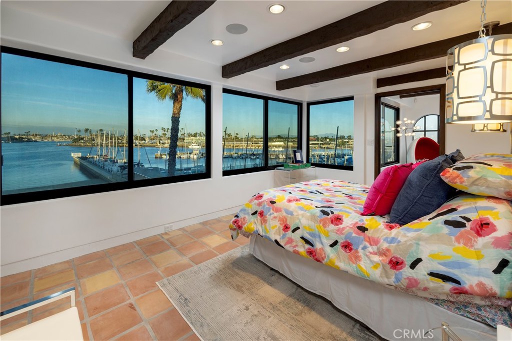 6911 E Ocean