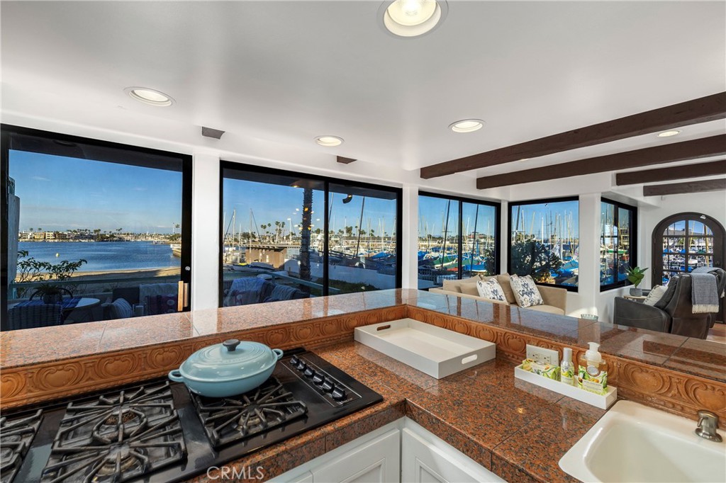 6911 E Ocean