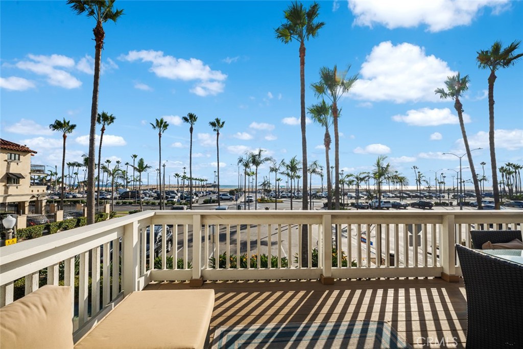 700 E Oceanfront