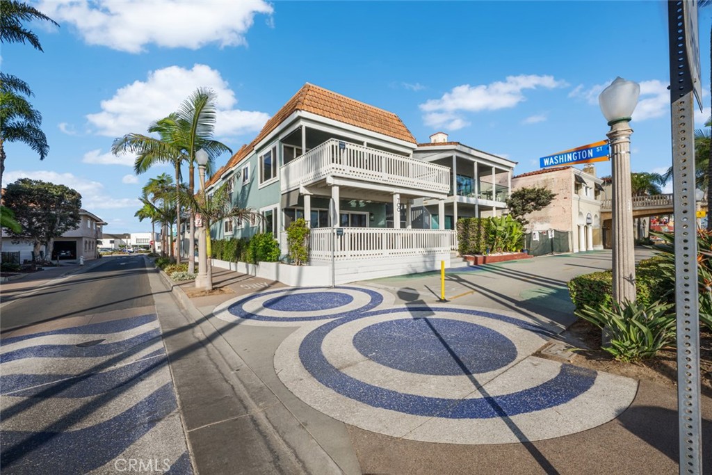 700 E Oceanfront
