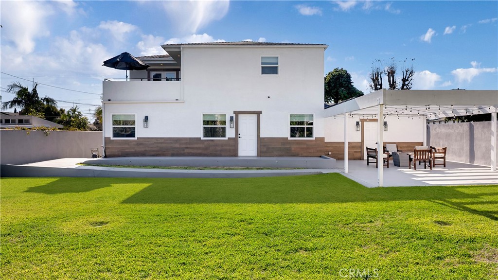 308 E 18th Street