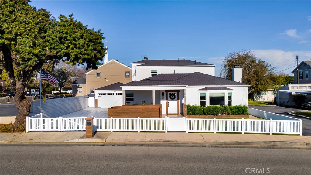 308 E 18th Street