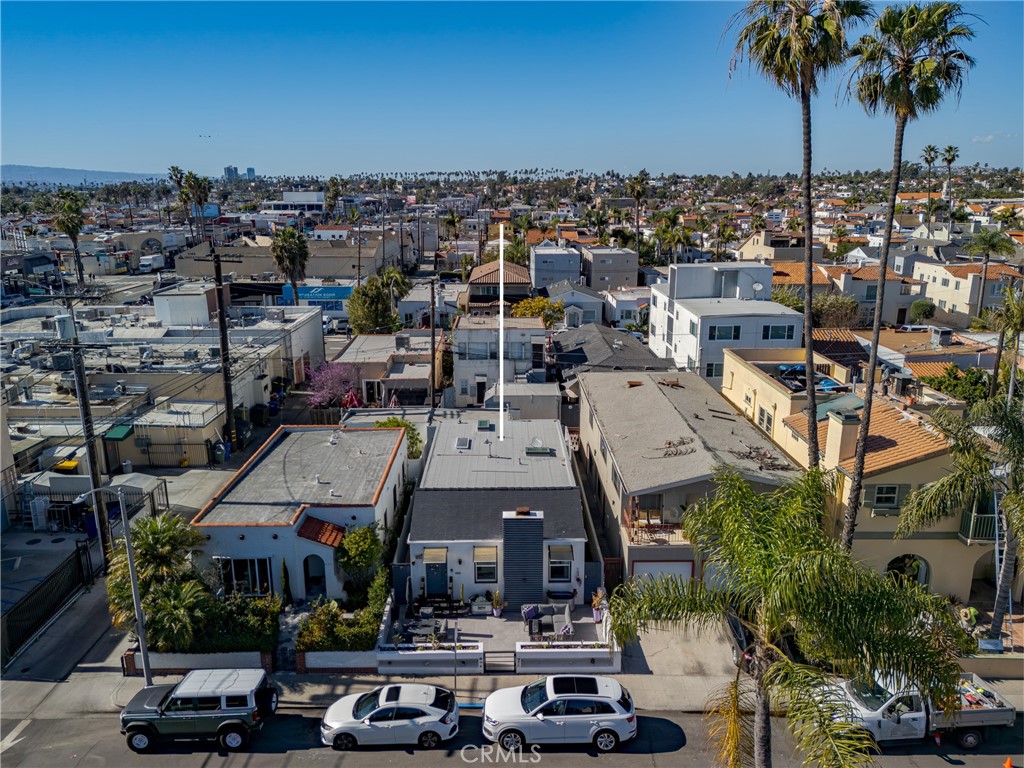 207 Santa Ana