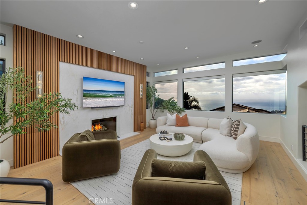 1425 Skyline Drive