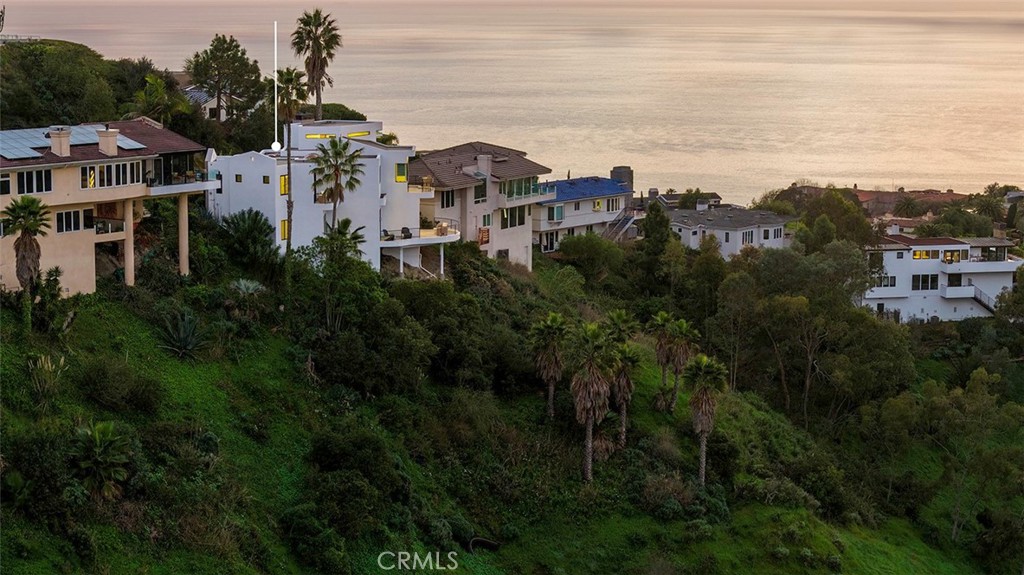1425 Skyline Drive
