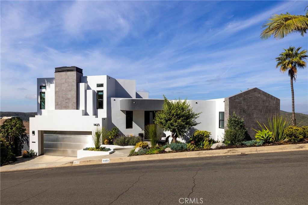 1425 Skyline Drive