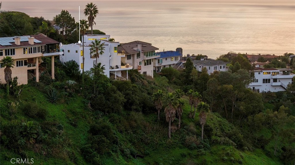 1425 Skyline Drive