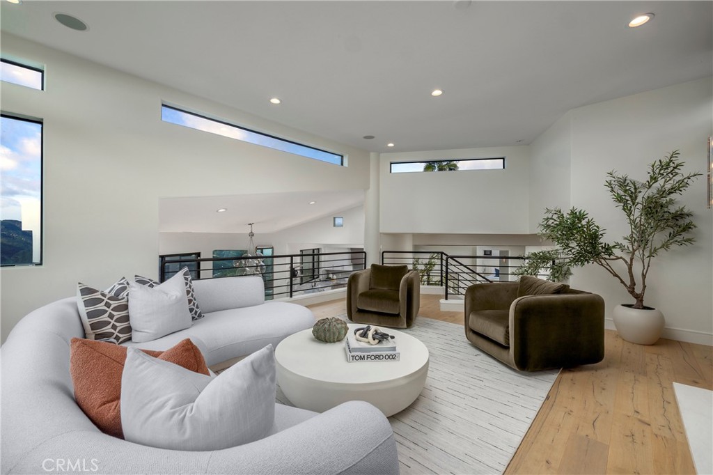 1425 Skyline Drive