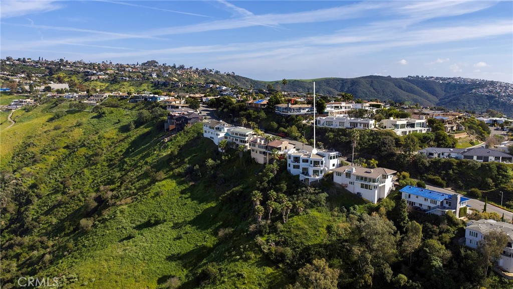 1425 Skyline Drive