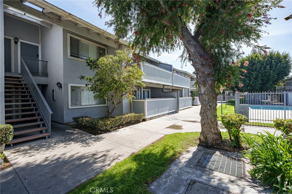 1250 S Brookhurst