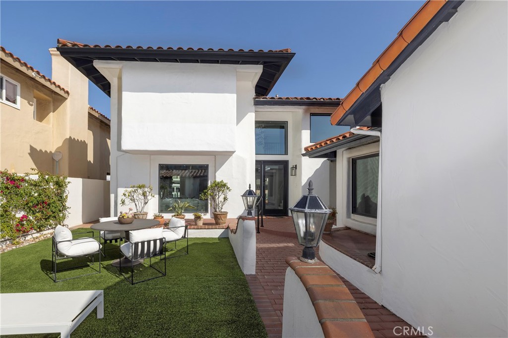 16572 Grimaud