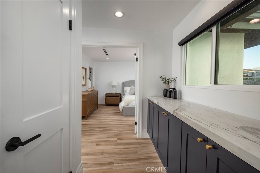 16572 Grimaud