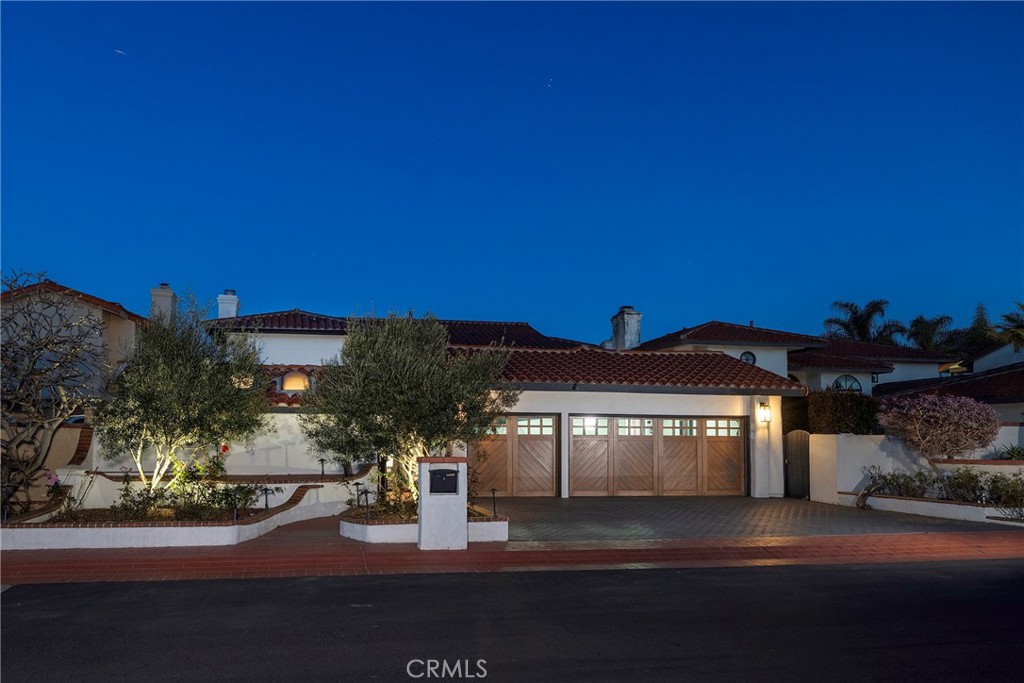 16572 Grimaud