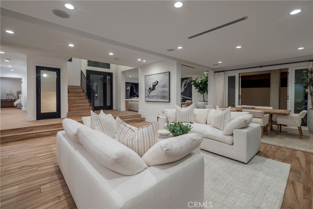 16572 Grimaud