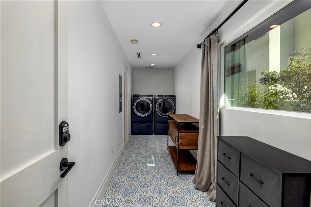 16572 Grimaud