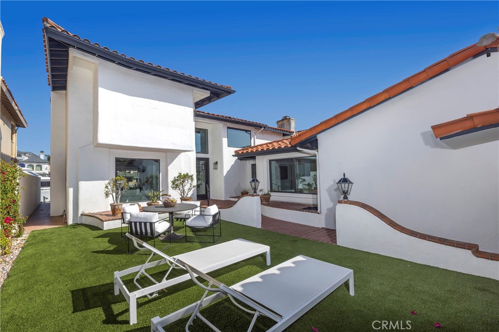 16572 Grimaud