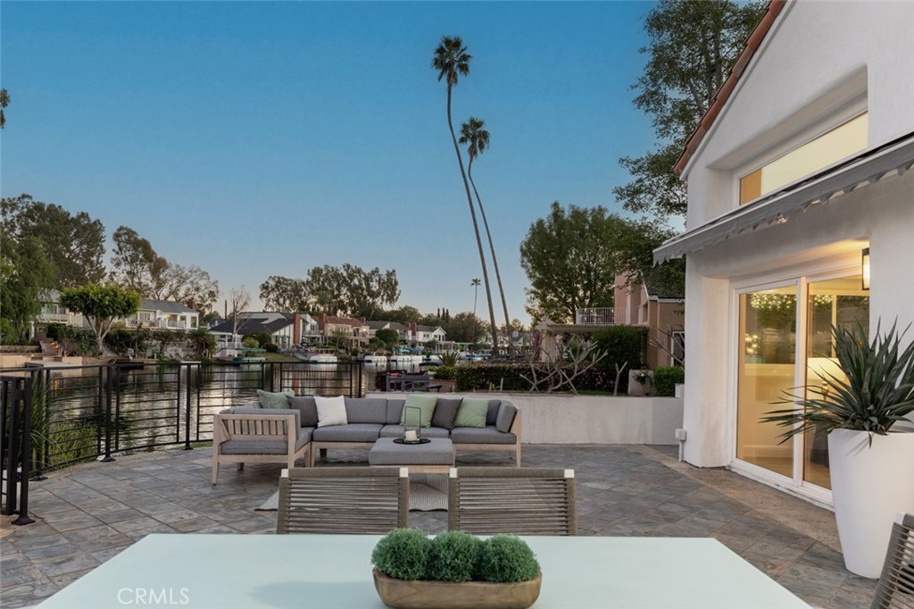 22576 Lake Forest Lane