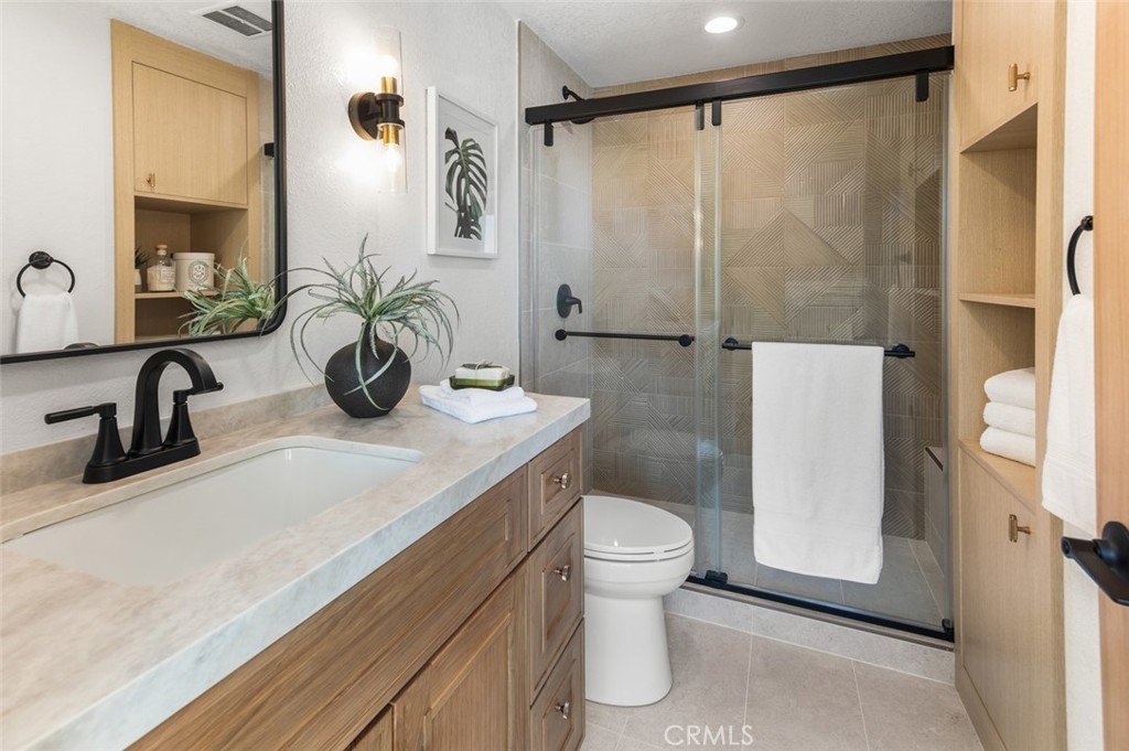 22576 Lake Forest Lane