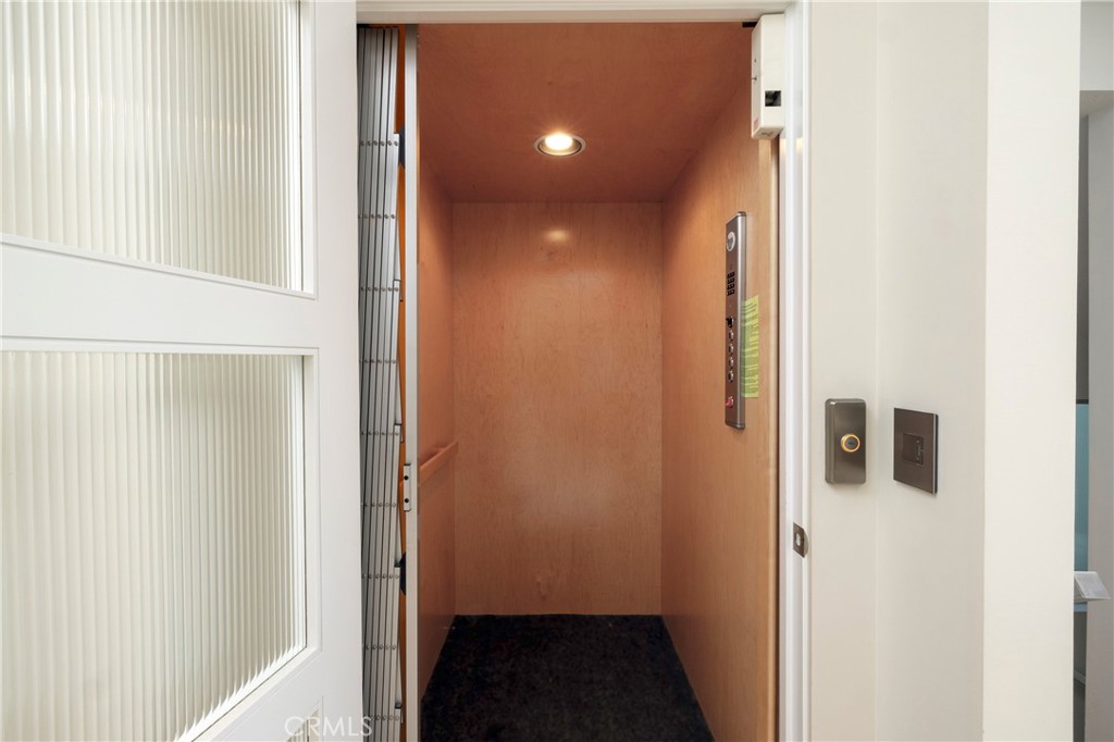 5517 E Ocean
