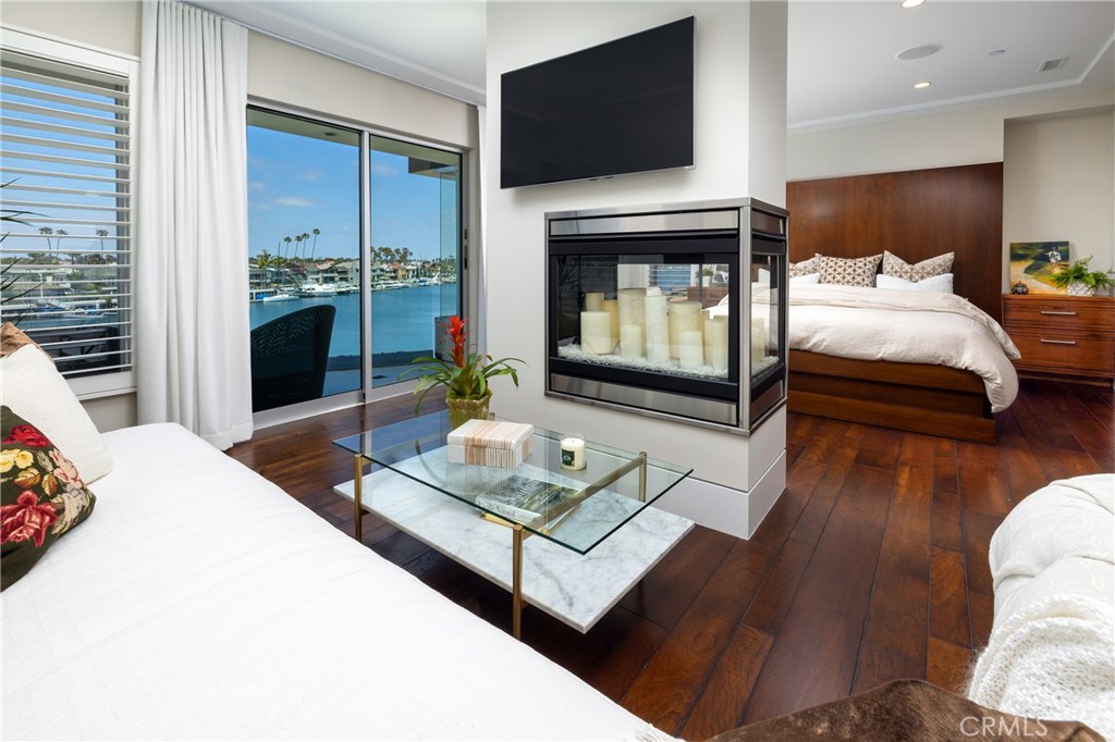 5517 E Ocean