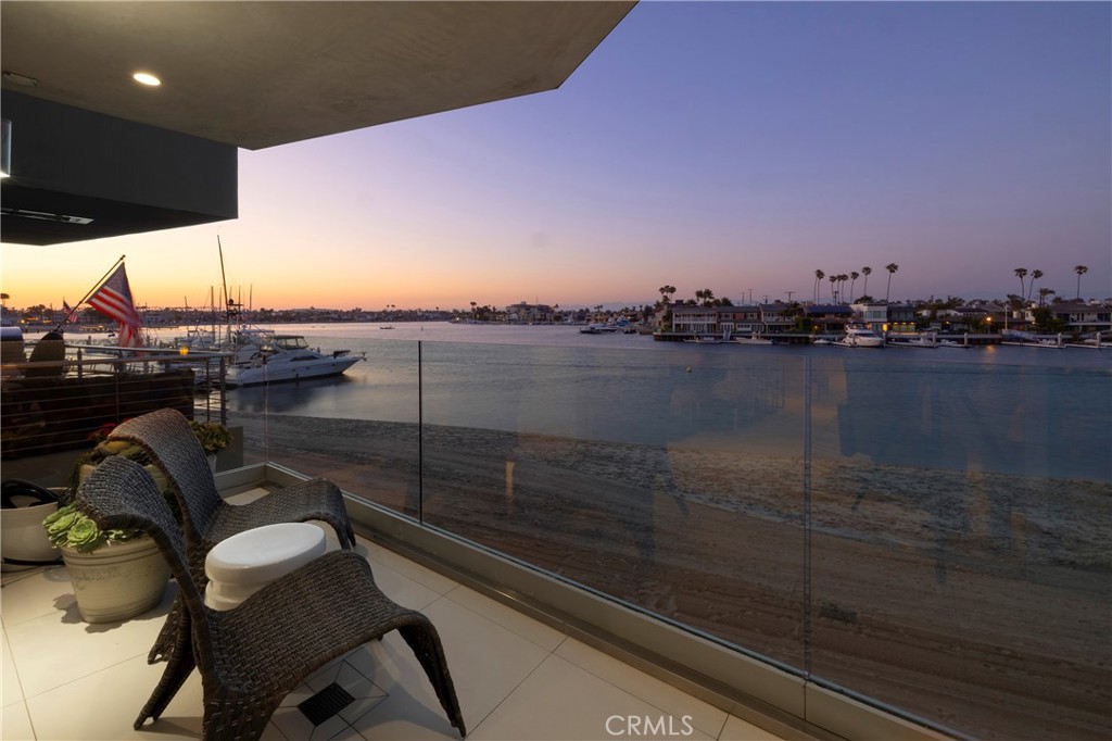 5517 E Ocean