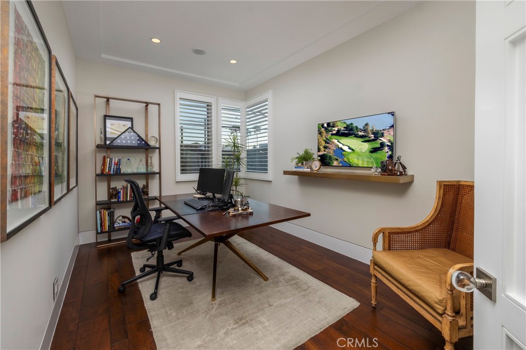 5517 E Ocean