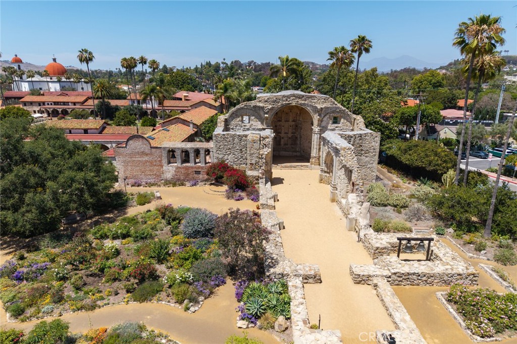 31442 El Camino Real
