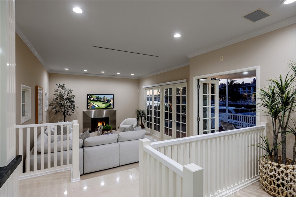 736 Harbor Island Drive