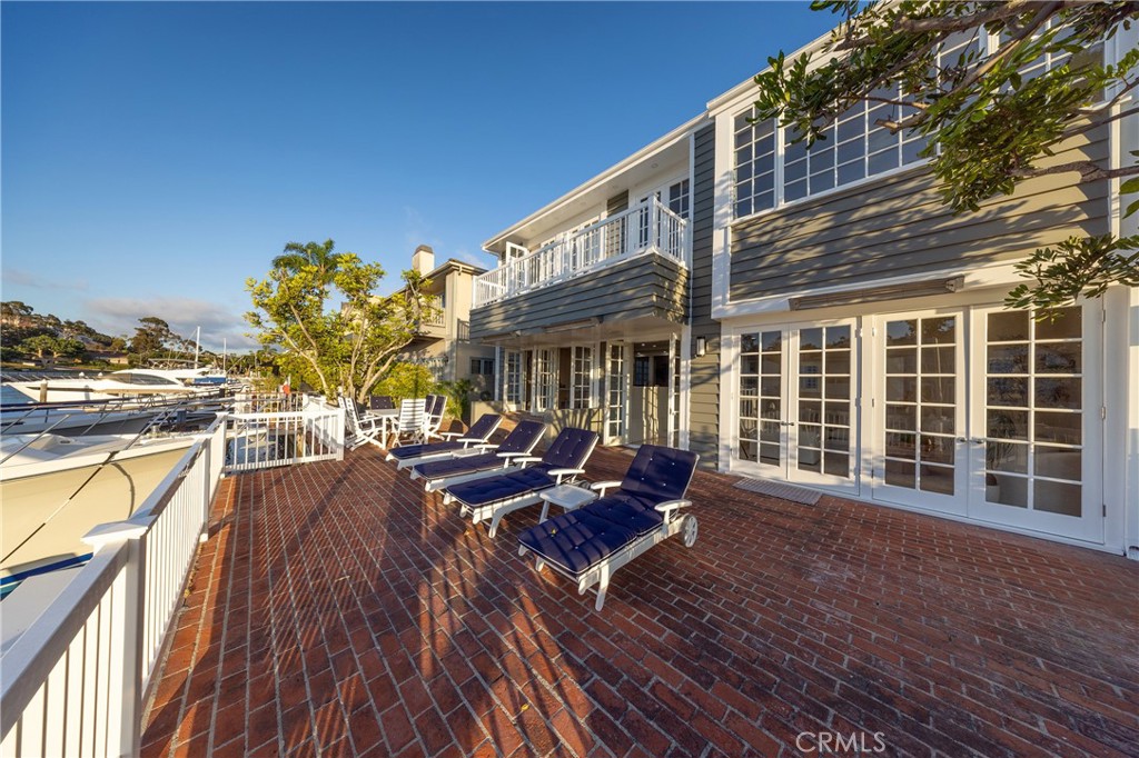 736 Harbor Island Drive