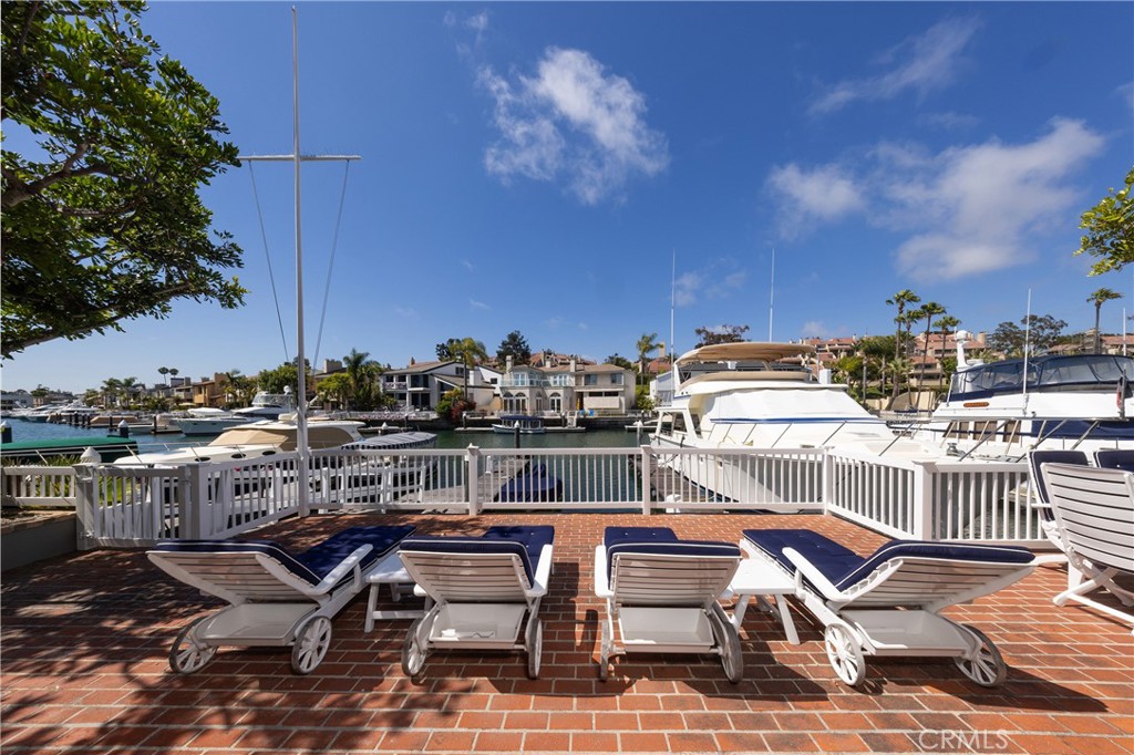 736 Harbor Island Drive